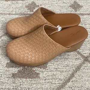Women’s Clogs